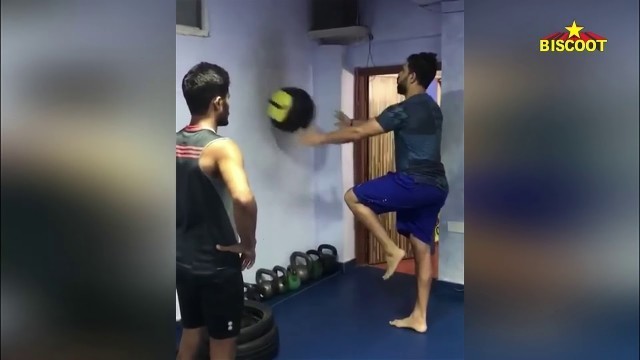 'Virat Kohli & MS Dhoni GYM Workout Videos at Sri Lanka Gym -YouTube'