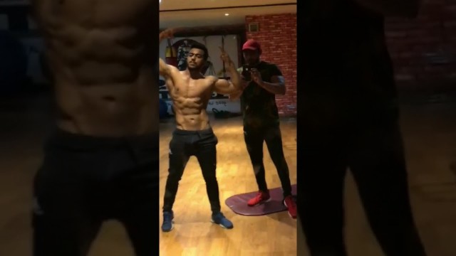 'Posing Practice || Male Fitness Model || Men\'s Physique || bodybuilding || workout posing ||Varanasi'