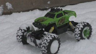'RC MONSTER TRUCK 4X4 IN THE SNOW!!! Winter Tires KIDS FUN!'