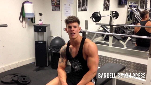 'A Day In The Life Of A Fitness Model: Chest/Shoulders Workout'