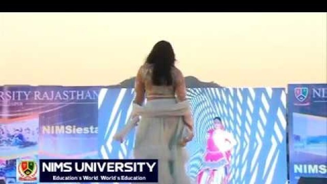 'College Girls Ramp Walk | Fashion Show in Freshers Party at Nims University Rajasthan, Jaipur'