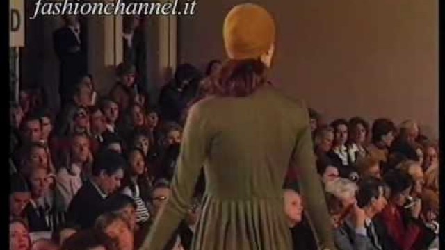'\"Oscar De La Renta\" Autumn Winter 1993 1994 New York 2 of 3 pret a porter woman by FashionChannel'