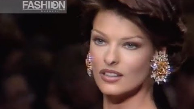 'OSCAR DE LA RENTA Fall 1992 New York - Fashion Channel'