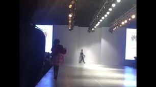 'Waje Performs for Wanger Ayu showing at Lagos Fashion Week 2016'