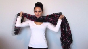 '15 Easy Ways to Wear a Blanket Scarf'