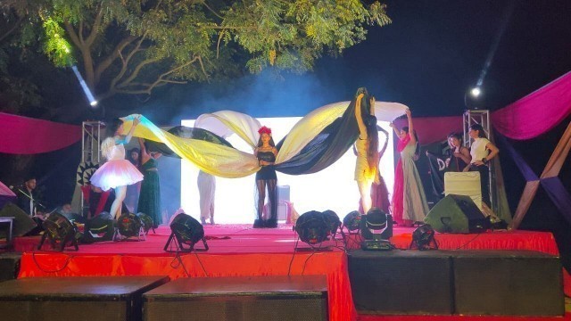 'Shaheed Rajguru College girls\' fashion show performance at South Asian University Annual Fest 2020'