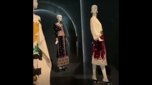 'Gorgeous outfit collections - Oscar de la Renta'