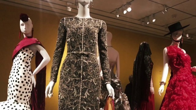 'The Glamour and Romance of Oscar De La Renta at the MUSEUM OF FINE ARTS HOUSTON'