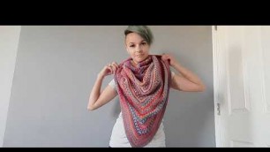'How to Wear a Triangle Scarf CROCHET'