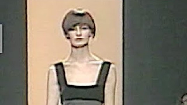 'OSCAR DE LA RENTA Fall 1999 2000 New York - Fashion Channel'