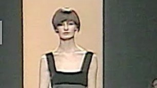 'OSCAR DE LA RENTA Fall 1999 2000 New York - Fashion Channel'