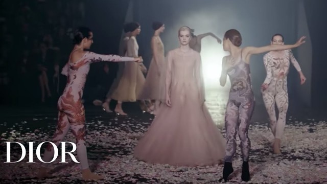 'Spring-Summer 2019 Ready-to-Wear Show - The Show Video'