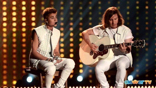 'Justin Bieber Performs with Models for Victoria\'s Secret Fashion Show Performance'