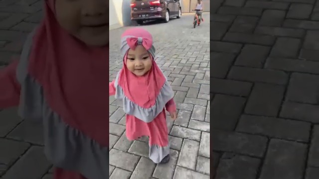 'Bayi Maryam Fashion show Gamis lucu'