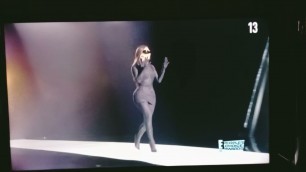 'Kim Kardashian West catwalk to accept an award for fashion icon at 2021 E people\'s choice awards'
