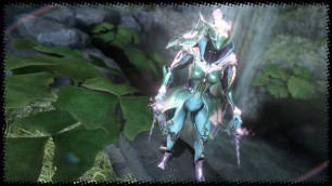 'Warframe: Saryn Deluxe Fashion Frame'