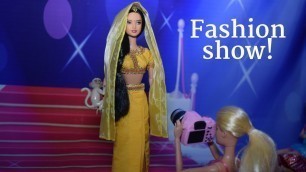 'Barbie\'s Fashion Show For Disaster Relief! (Dresses - Kid\'s Video - Dolls - Beauty )'