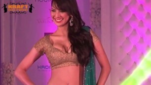 'Bollywood Stunning Models Show at Fashion Show Shehnaai'