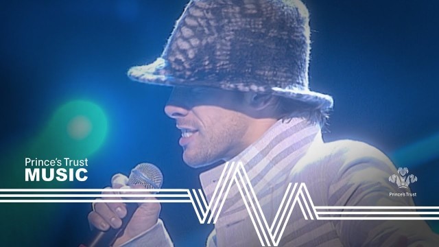 'Jamiroquai - Love Foolosophy (The Prince\'s Trust Fashion Rocks 2003)'