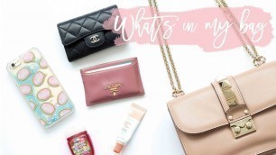 'What\'s in my bag | Valentino lock | Style playground'