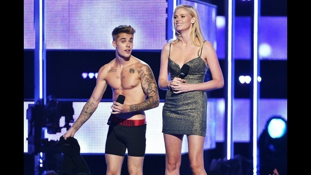 'JUSTIN BIEBER STRIPS ON STAGE (Fashion Rocks)  2014'