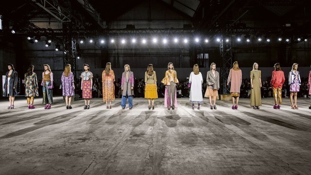 'DRIES VAN NOTEN 094 Women\'s Spring/Summer 2016 Fashion Show'