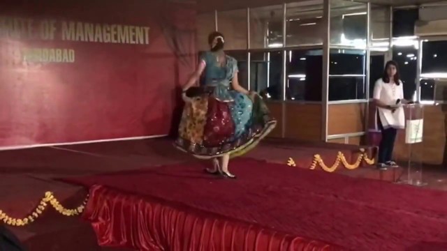 'Fashion Show Bollywood Retro Theme (Fashion Style of 50s-70s) at D.A.V.I.M'