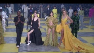 'Bella and Gigi Hadid, Karlie Kloss and more on the runway for the Off-White Fashion Show'