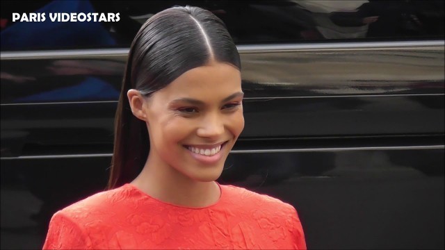 'VIDEO Tina KUNAKEY @ Paris Fashion Week 30 september 2019 show Stella McCartney'