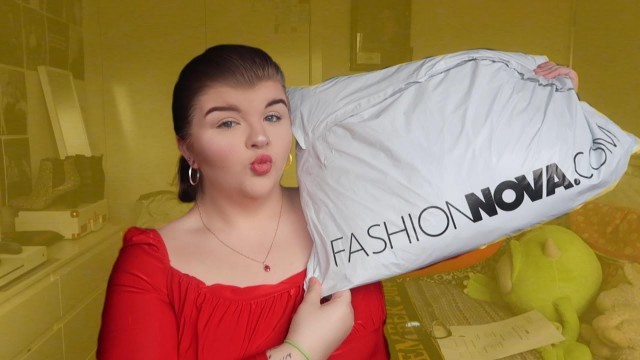 'I LET MY SUBSCRIBERS PICK MY FASHION NOVA ORDER! | Plus Size Fashion Nova Haul! | Chloe Benson'