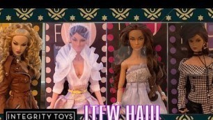 'Integrity Toys: Our 2019 Convention Collection / Salesroom HAUL! (Live From Fashion Week)'
