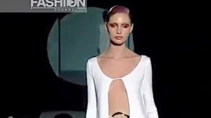 'GUCCI by TOM FORD - The fabulous white dresses 1996 - Fashion Channel'