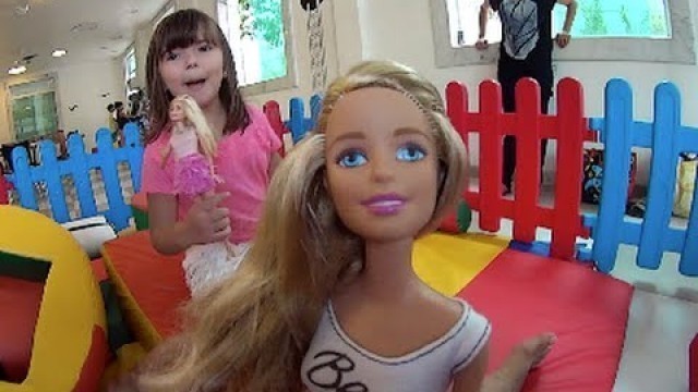 'Barbie boneca Ken Fashion Fashionistas Príncipe Portal Secreto brincando Brinquedos Toys Juguetes'