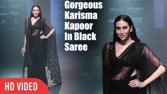 'Gorgeous Karishma Kapoor Ramp Walk In Black Saree At Lakme Fashion Week 2018 | #LFW2018'