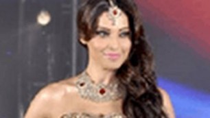 'Bipasha Basu & Sanjay Dutt - Gitanjali Ticket 2 Bollywood - Fashion Show'