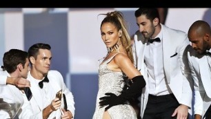 'Jennifer Lopez Slaps \"Booty\" for Fashion Rocks 2014 Performance'