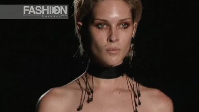 'GUCCI Fall Winter 2001 2002 Milan - Fashion Channel'