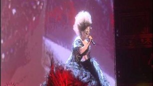 'Björk Sings Bachelorette at Fashion Rocks 2003'