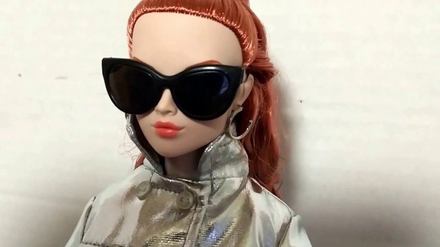 'INTEGRITY TOYS Poppy Parker Fashion Teen 16 inch DOLL REVIEW'