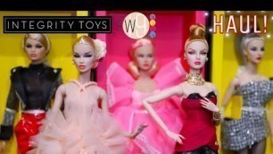 'Integrity Toys: 2019 Convention Centerpiece & Giveaway Dolls HAUL! (Live From Fashion Week)'