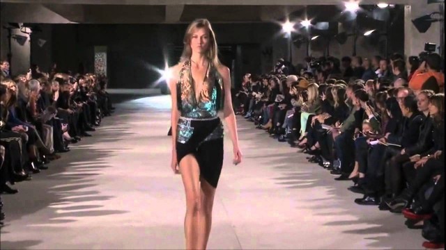 'Karlie Kloss Runway - Compilation 2'