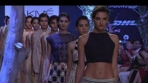 'Bollywood bowled over at Lakme Fashion Week - le mag'