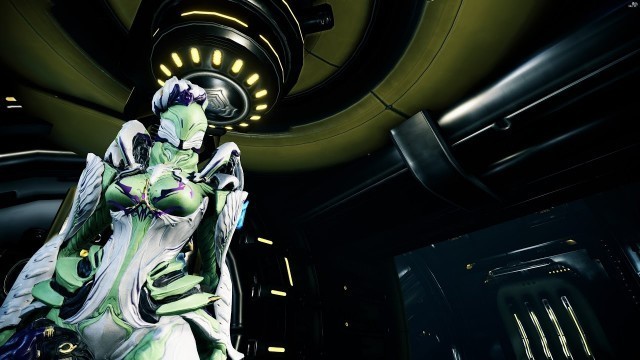 'Fashionframe: Bombshell Saryn'