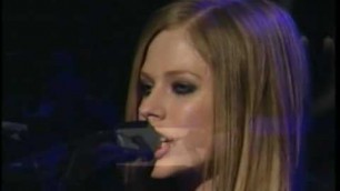'Avril Lavigne - Nobody\'s Home live [Fashion Rocks]'