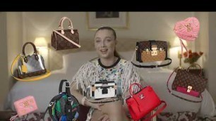 'Louis Vuitton - Karlie Kloss & Emma Chamberlain - Fall-Winter 2019 Fashion Show'