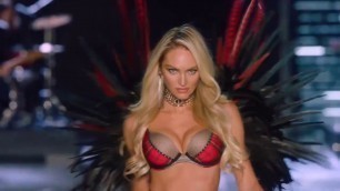 'Candice Swanepoel Opening the Show Victoria\'s Secret Fashion Show 2017'