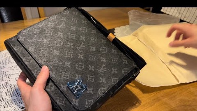 'DHGATE unboxing: $119 LV District Messenger Bag (FAKE? My thoughts)'