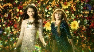 'Disney Channel España | Videoclip Fashion Is My Kryptonite - Bella Thorne and Zendaya'