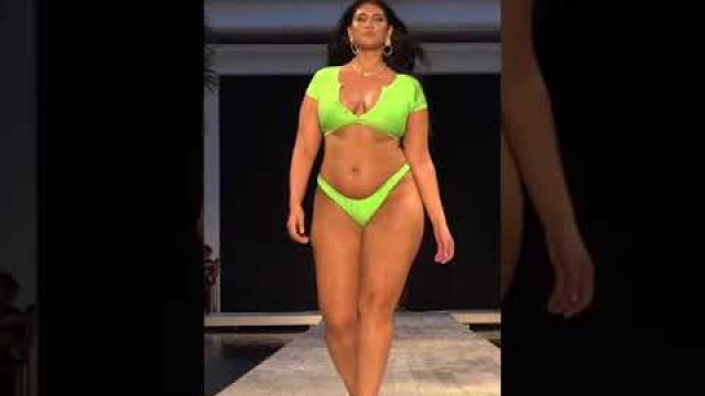 '#Latecia T. Fashion show | SV - Curvy World  Subscribe for more! #fashion#tiktok #latin #fashionshow'