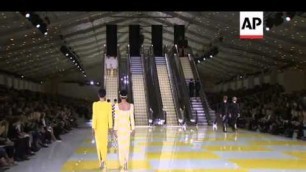 'Bold statements and retro looks wow crowds at Louis Vuitton show'